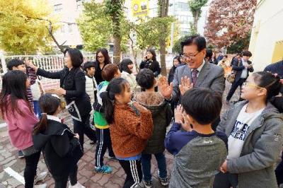 안평초등학교 꿈자람 놀이터 개장 이미지